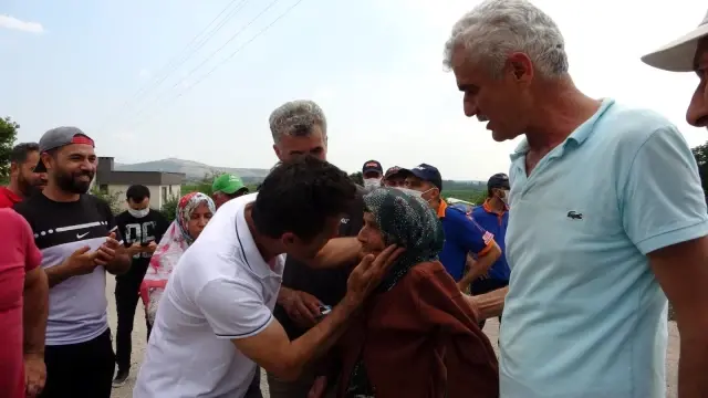 Kaybolan Emine ninenin çocuklarıyla kavuşma anı görenleri duygulandırdı