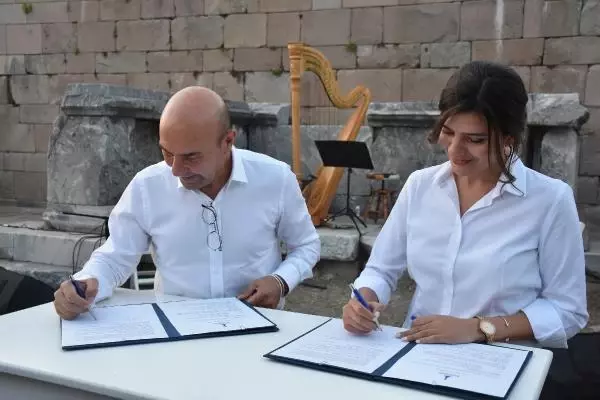 Son dakika! KAYIP TANRILAR ÜLKESİ'NİN LANSMANI YAPILDI, BERGAMA BELGESELİ'NİN YAPIM PROTOKOLÜ İMZALANDI