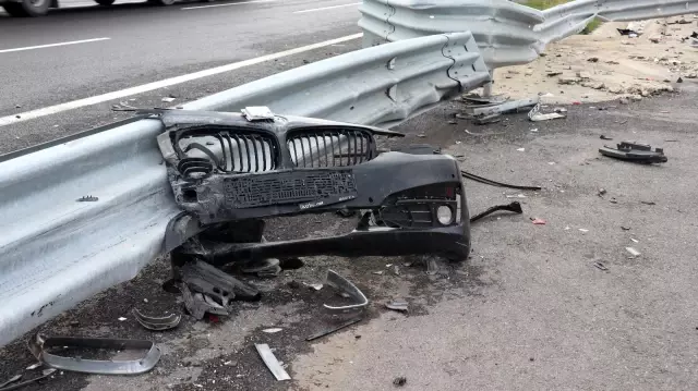Kaza yapanlara su vermek için aracından inen kişi feci şekilde can verdi Kaza yapanlara su vermek için aracından inen kişi feci şekilde can verdi