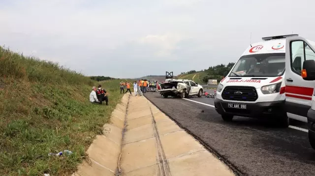 Kaza yapanlara su vermek için aracından inen kişi feci şekilde can verdi Kaza yapanlara su vermek için aracından inen kişi feci şekilde can verdi