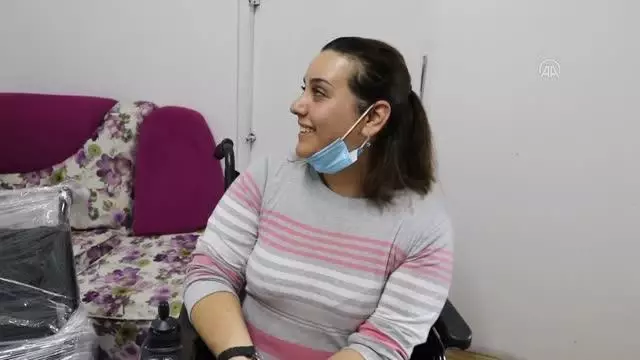 Kendisi için düşünülen akülü aracı daha çok ihtiyacı bulunan engelli kadına verdi