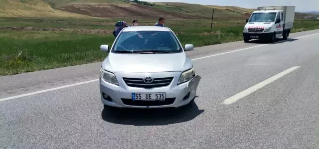 Kontrolden çıkan araç karşı şeride geçti: 3 yaralı