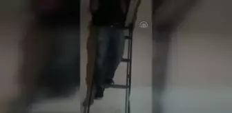 Ataşehir: Kumar oynarken polis baskınından kaçmaya çalışan kişiler çatı katında yakalandı Ataşehir: Kumar oynarken polis baskınından kaçmaya çalışan kişiler çatı katında yakalandı