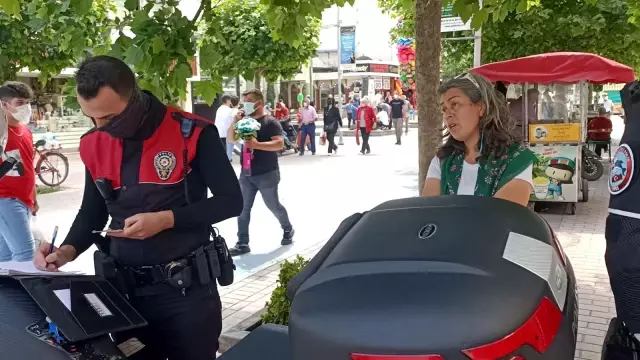 'Açık havada maske takmayı saçma buluyorum' diyen kadın gözaltına alındı