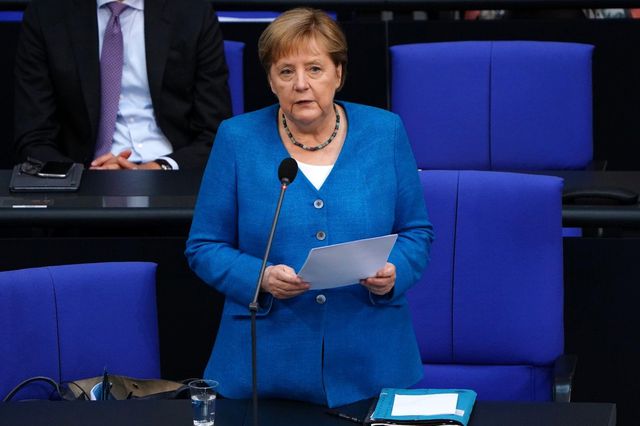merkel federal meclis te son kez sorulari 3 14220504 o