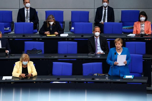 merkel federal meclis te son kez sorulari 4 14220504 o