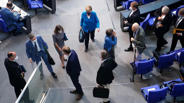 merkel federal meclis te son kez sorulari 6 14220504 o