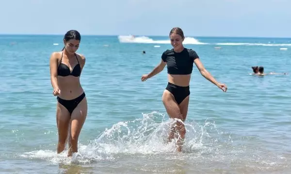 Uçuş yasağı kalktı, Rus turistler sahile indi