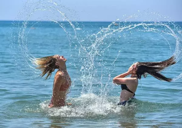 Uçuş yasağı kalktı, Rus turistler sahile indi