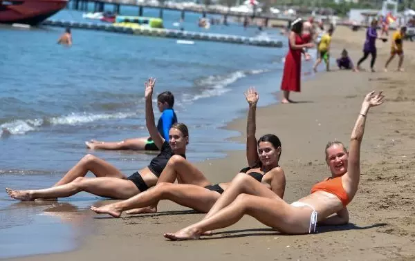 Uçuş yasağı kalktı, Rus turistler sahile indi