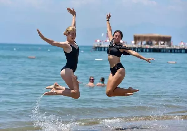 Uçuş yasağı kalktı, Rus turistler sahile indi