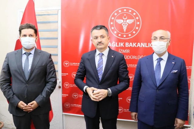 Son dakika haberleri! Bakan Pakdemirli, İzmir'de İl Sağlık Müdürlüğünü ziyaret etti