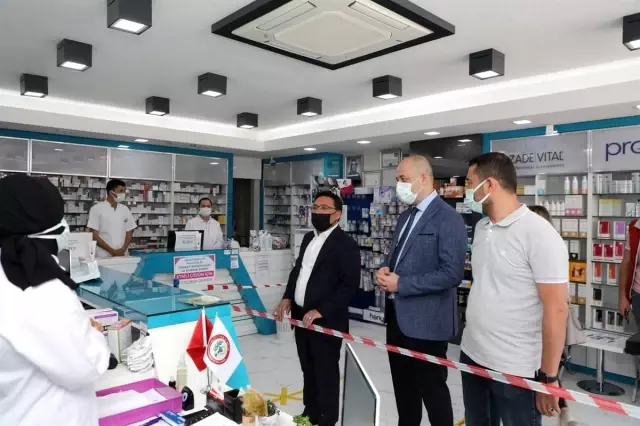 Vali Çiçek: 'Eczacılarda sağlık personelleri gibi fedakarca çalıştı' Vali Çiçek: 'Eczacılarda sağlık personelleri gibi fedakarca çalıştı'