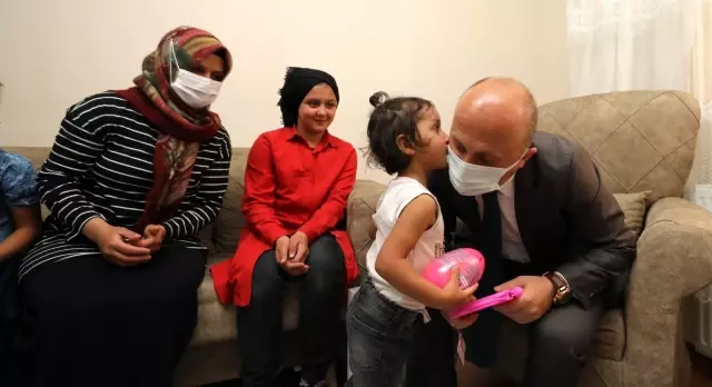 Vali Varol'dan, Karakuş ailesine ziyaret Vali Varol'dan, Karakuş ailesine ziyaret