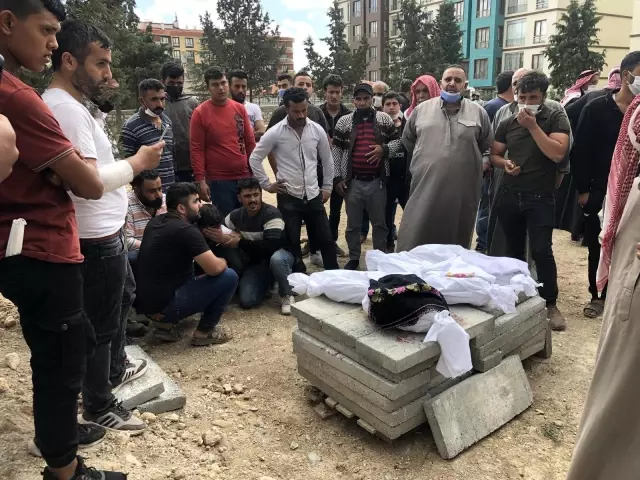 Son dakika haber! Yangında ölen 3 küçük kız kardeş yan yana defnedildi