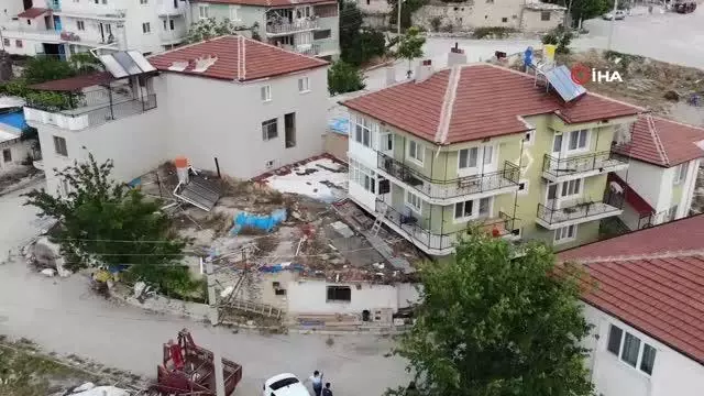 3 katlı binanın en alt katındaki daireyi kiralayıp, kaçak kazıyla yeraltı şehri buldular 3 katlı binanın en alt katındaki daireyi kiralayıp, kaçak kazıyla yeraltı şehri buldular