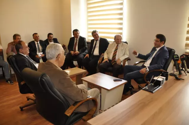 AFYONKARAHİSAR- Cumhuriyet Başsavcısı Çelenk, Afyon Gazeteciler Cemiyetini ziyaret etti AFYONKARAHİSAR- Cumhuriyet Başsavcısı Çelenk, Afyon Gazeteciler Cemiyetini ziyaret etti