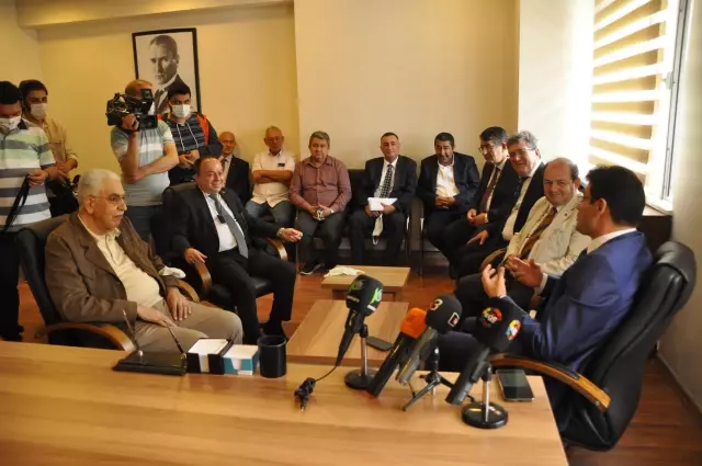 AFYONKARAHİSAR- Cumhuriyet Başsavcısı Çelenk, Afyon Gazeteciler Cemiyetini ziyaret etti AFYONKARAHİSAR- Cumhuriyet Başsavcısı Çelenk, Afyon Gazeteciler Cemiyetini ziyaret etti