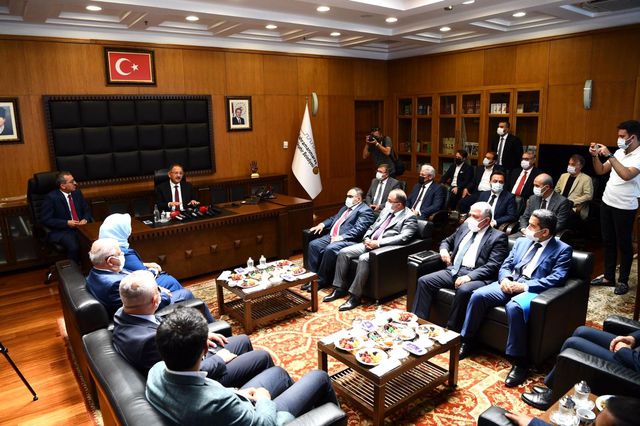ak partili ozhaseki bunlarin ihtiyaci heykelm 4 14222669 o