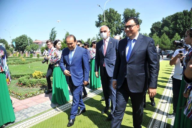 bakan ersoy turk dili konusan ulkeler konseyi 3 14222384 o