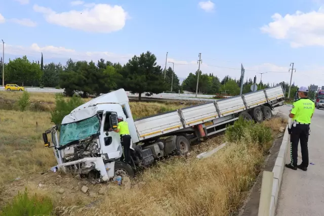 Aynı güzergahtaki iki trafik kazasında 4 kişi yaralandı