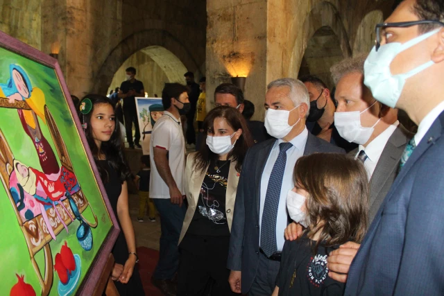 Burdur'daki tarihi Susuz Han öğrencilerin resimlerine ev sahipliği yaptı