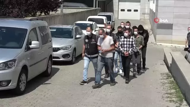 Cep telefonu kaçakçılığıyla ilgili 6 kişi adliyeye sevk edildi Cep telefonu kaçakçılığıyla ilgili 6 kişi adliyeye sevk edildi