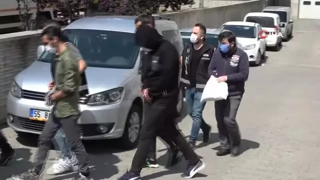 Cep telefonu kaçakçılığıyla ilgili 6 kişi adliyeye sevk edildi Cep telefonu kaçakçılığıyla ilgili 6 kişi adliyeye sevk edildi