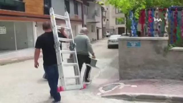 Dede - torunun mavi kapakları artık güvende Dede - torunun mavi kapakları artık güvende