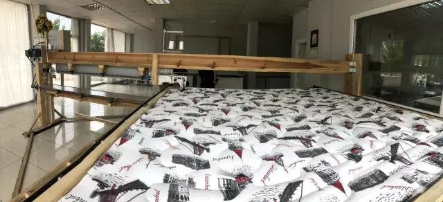 Dikim makinesi fiyatı yüksek olunca ahşaptan kendisi üretti Dikim makinesi fiyatı yüksek olunca ahşaptan kendisi üretti