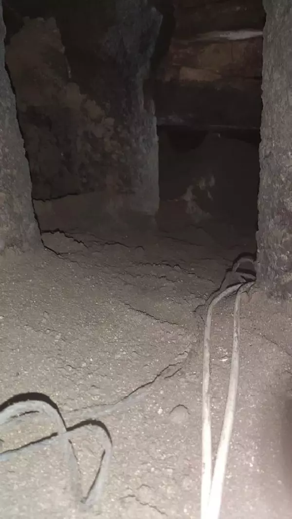 Evde yapılan kaçak kazıda, tarihi yer altı şehri ortaya çıktı Evde yapılan kaçak kazıda, tarihi yer altı şehri ortaya çıktı