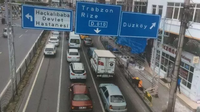 Fahri trafik müfettişi, müdürü olduğu iş yerinin önüne oturup gelene gidene ceza yazdı; kent karıştı Fahri trafik müfettişi, müdürü olduğu iş yerinin önüne oturup gelene gidene ceza yazdı; kent karıştı