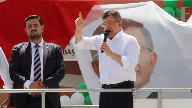 Gelecek Partisi Genel Başkanı Ahmet Davutoğlu, ilçe teşkilatlarının açılışına katıldı