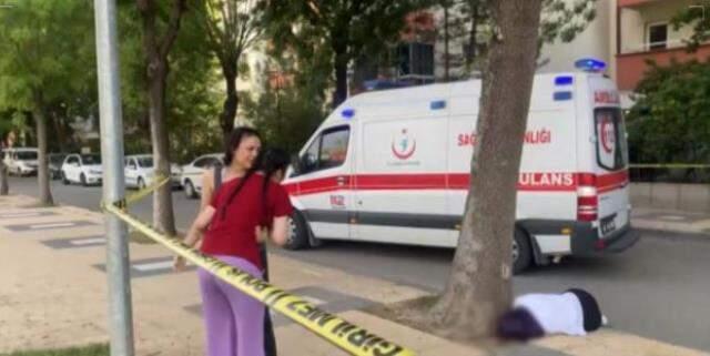 Genç kızın 'anne' diye feryadı tüyleri diken diken etti: Yaşıyor mu bakın, yaşıyor mu Genç kızın 'anne' diye feryadı tüyleri diken diken etti: Yaşıyor mu bakın, yaşıyor mu