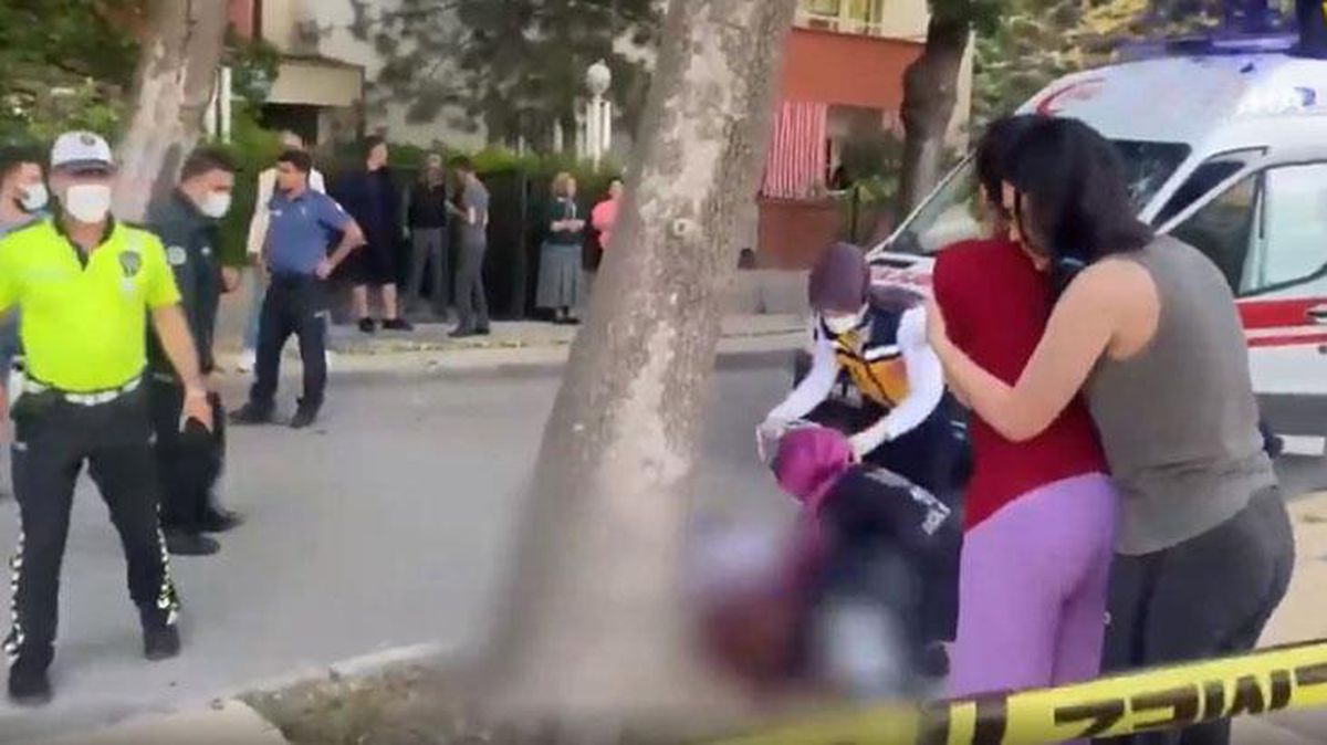 Genç kızın 'anne' diye feryadı tüyleri diken diken etti: Yaşıyor mu bakın, yaşıyor mu