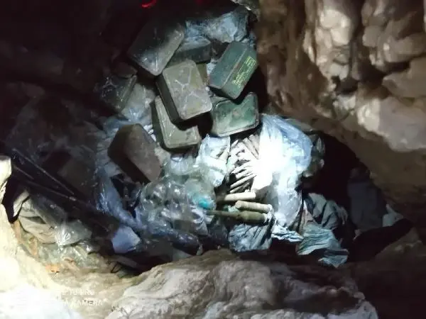 Hakkari'de silah, mühimmat ve patlayıcı ele geçirildi