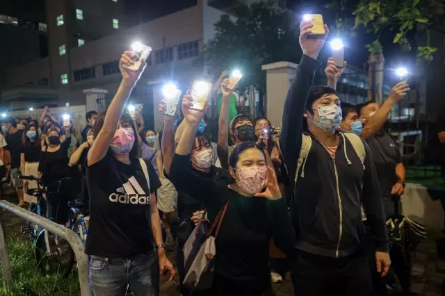 Hong Kong'da muhalif Apple Daily gazetesi kapatıldı