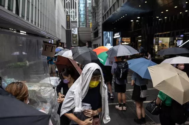 Hong Kong'da muhalif Apple Daily gazetesi kapatıldı