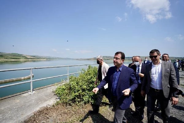 Bakanla aynı anda Kanal İstanbul alanını ziyaret eden İmamoğlu espiriyi patlattı