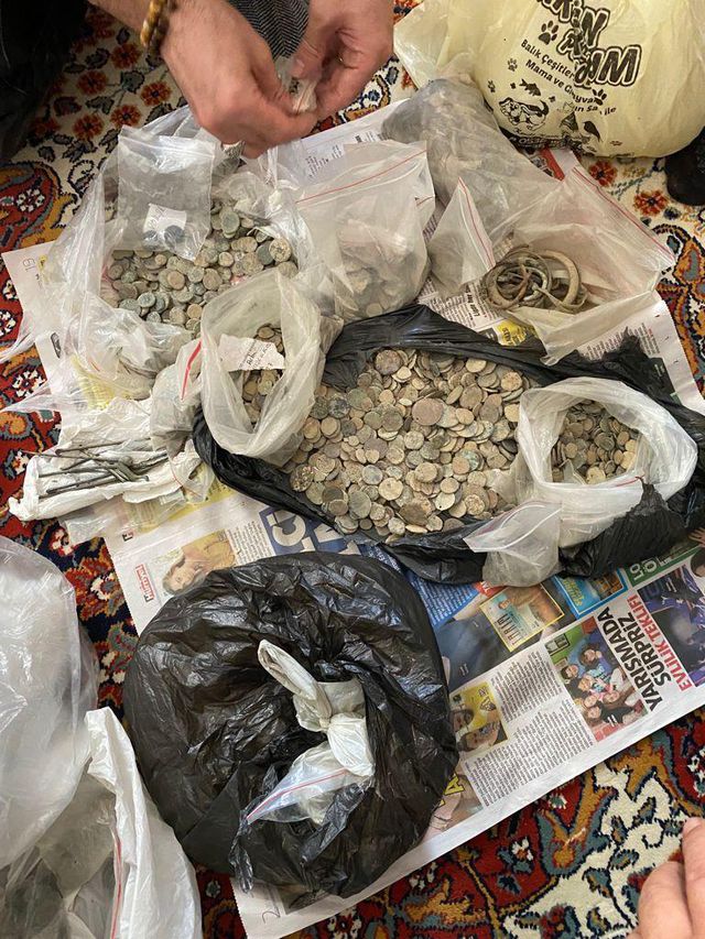 İzmir ve Manisa'da 8 bin 979 tarihi eser ele geçirildi