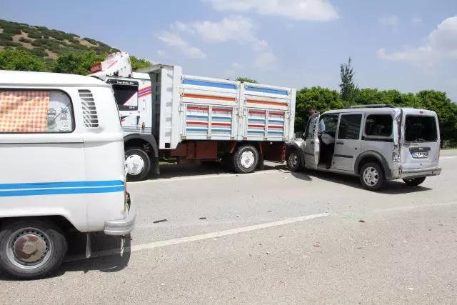 Son dakika haberleri | Dört aracın karıştığı trafik kazasında 4 kişi yaralandı