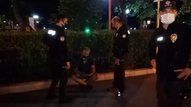 Öğretmen denetimde durduruldu, koronadan ölen polise hakaret etti