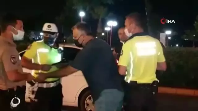 Öğretmen denetimde durduruldu, koronadan ölen polise hakaret etti
