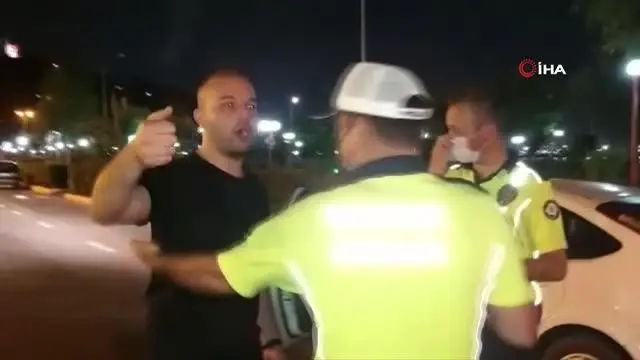 Öğretmen denetimde durduruldu, koronadan ölen polise hakaret etti