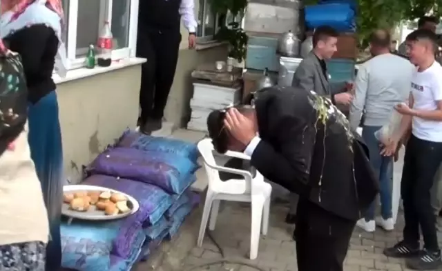 Pandemi bile bu düğün geleneğini unutturmadı Pandemi bile bu düğün geleneğini unutturmadı