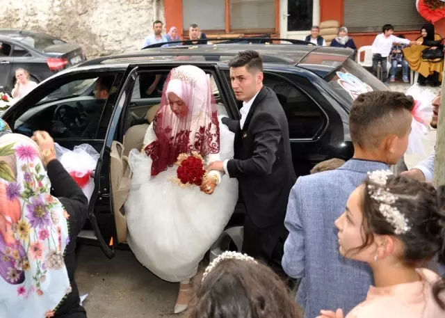 Pandemi bile bu düğün geleneğini unutturmadı Pandemi bile bu düğün geleneğini unutturmadı