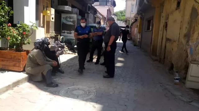 Sinop'ta görme engelli taklidi yapan kadın dilenci suçüstü yakalandı
