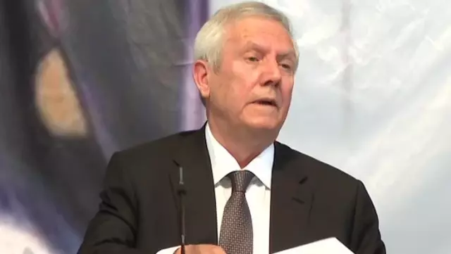 Son Dakika: Seçimde başkan adayı olmayacağını açıklayan Aziz Yıldırım'dan Ali Koç'a zehir zemberek sözler Son Dakika: Seçimde başkan adayı olmayacağını açıklayan Aziz Yıldırım'dan Ali Koç'a zehir zemberek sözler