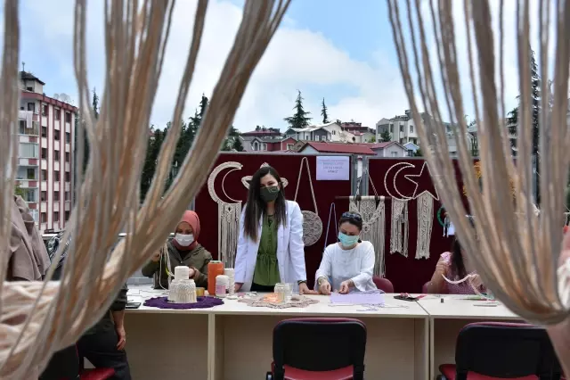 Kadınlar makrome kursuna ilgi gösteriyor