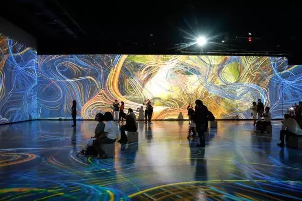 YAPAY ZEKA ALGORİTMALARI SAYESİNDE VAN GOGH TABLOLARININ İÇİNDE GEZİLDİ